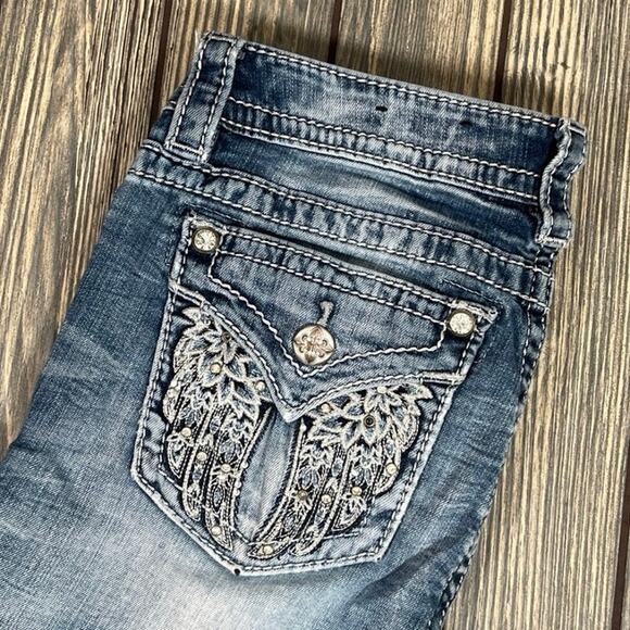 Miss Me Mid Rise Crop Jeans Women Juniors 26 Wings Embellished E3405FC Designer - Picture 1 of 12